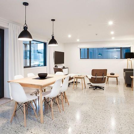 Dungarvon Street Apartments Wanaka Bagian luar foto
