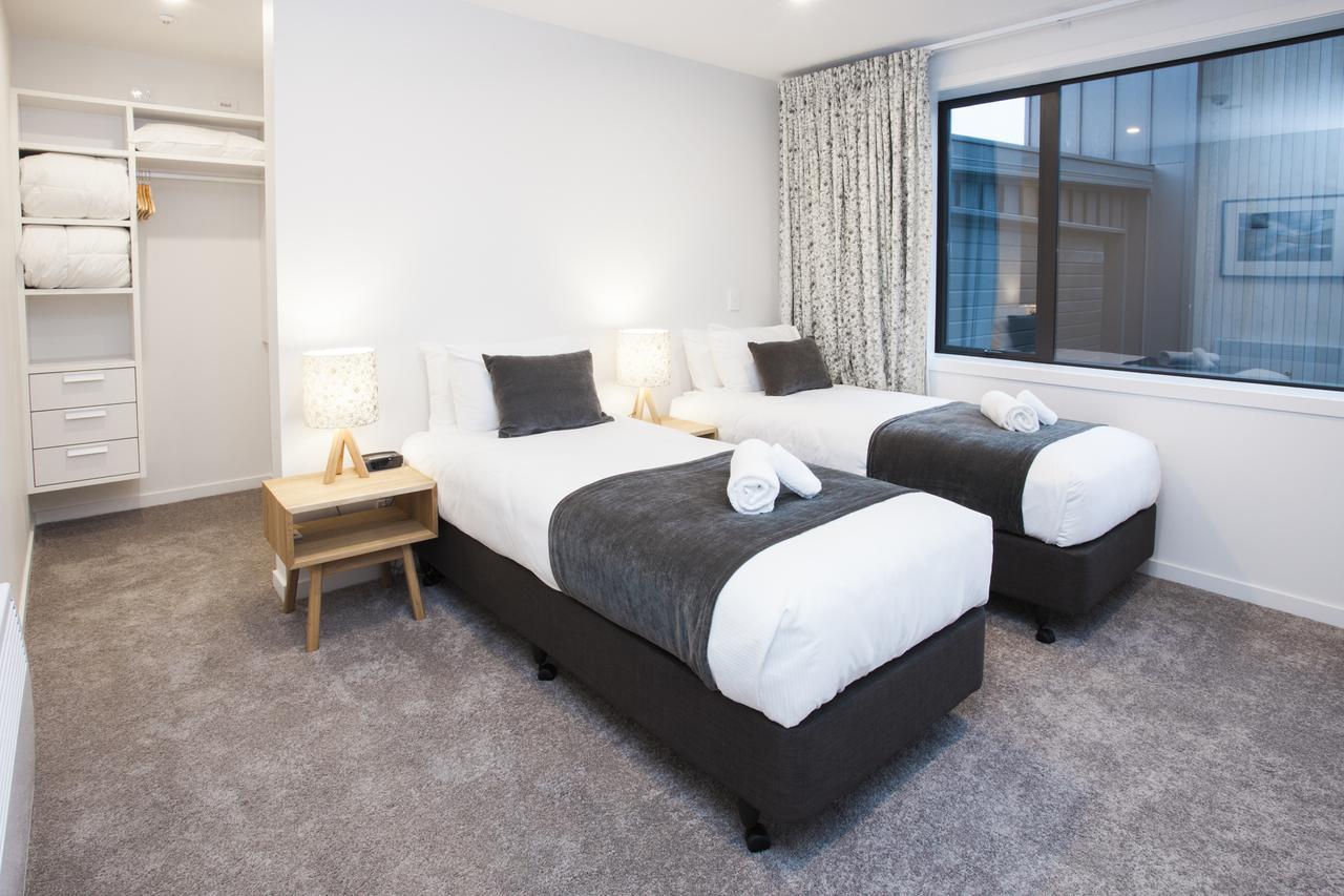 Dungarvon Street Apartments Wanaka Bagian luar foto