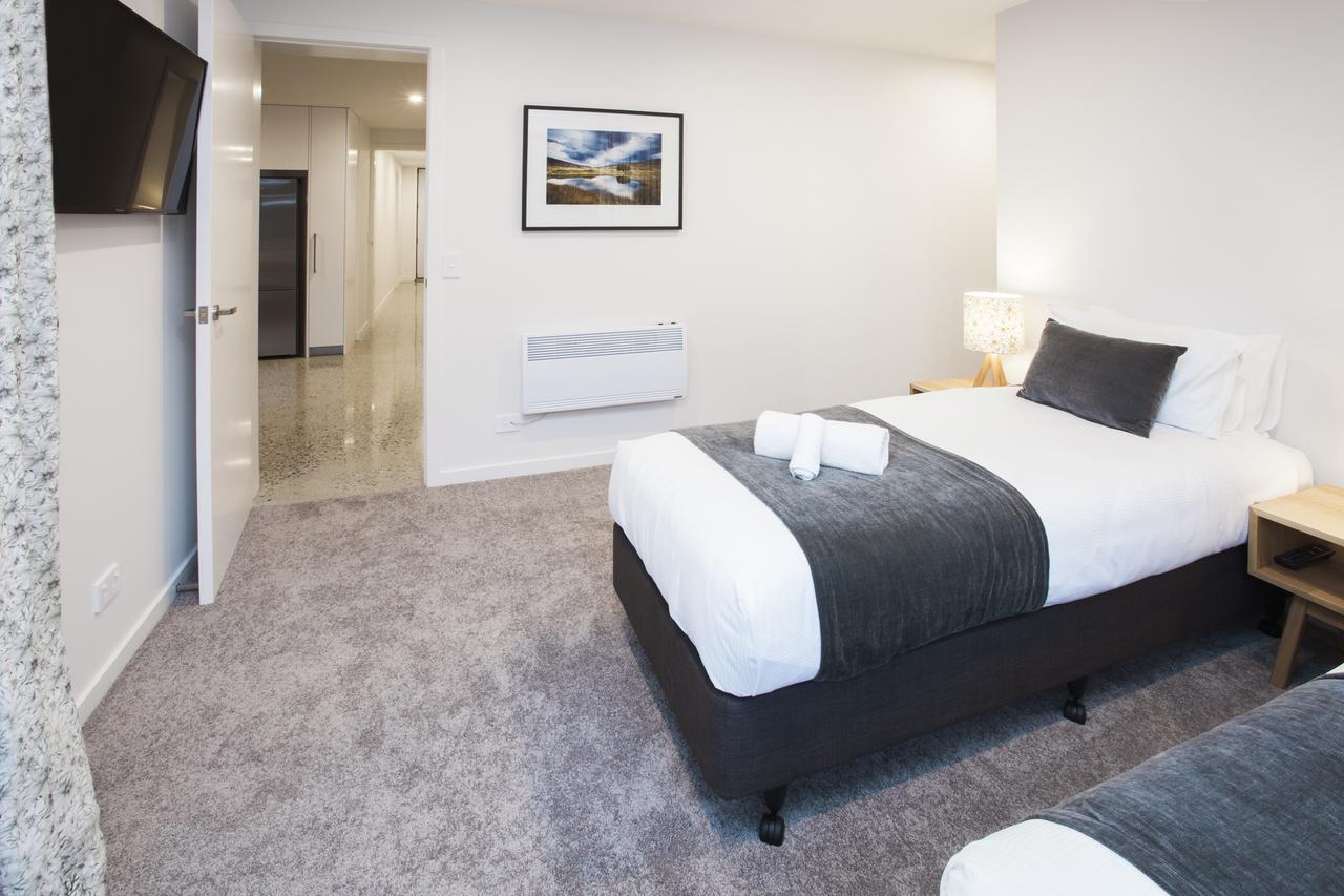 Dungarvon Street Apartments Wanaka Bagian luar foto